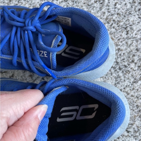 Boys Under Armour shoes - Picture 10 of 11